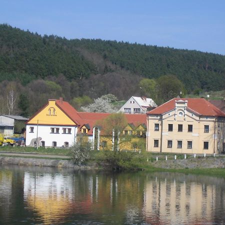 Penzion Patak Kamyk nad Vltavou ภายนอก รูปภาพ